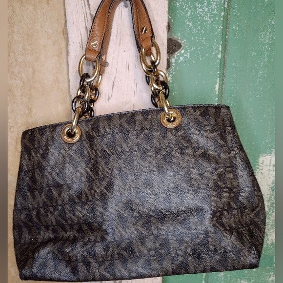 Michael Kors Signature Cynthia Medium Satchel Shoulder Bag - Picture 2 of 3